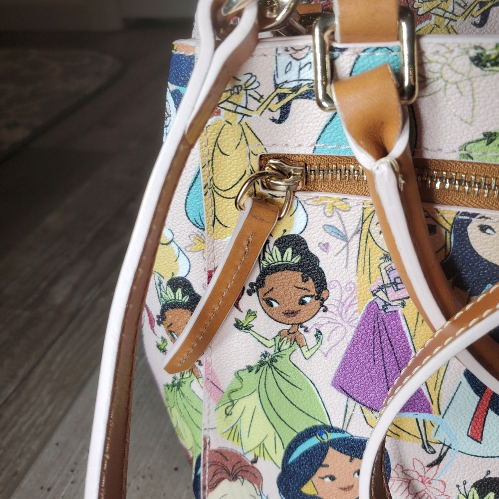 Disney Dooney & Bourke Bag - Disney Princesses - Small Zip Satchel Bag EUC - Picture 15 of 16
